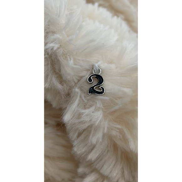 Chic 2 Women's Cream Faux Fur Infinity Loop Snood Scarf W/ Pom Pom Tassels - Picture 4 of 4